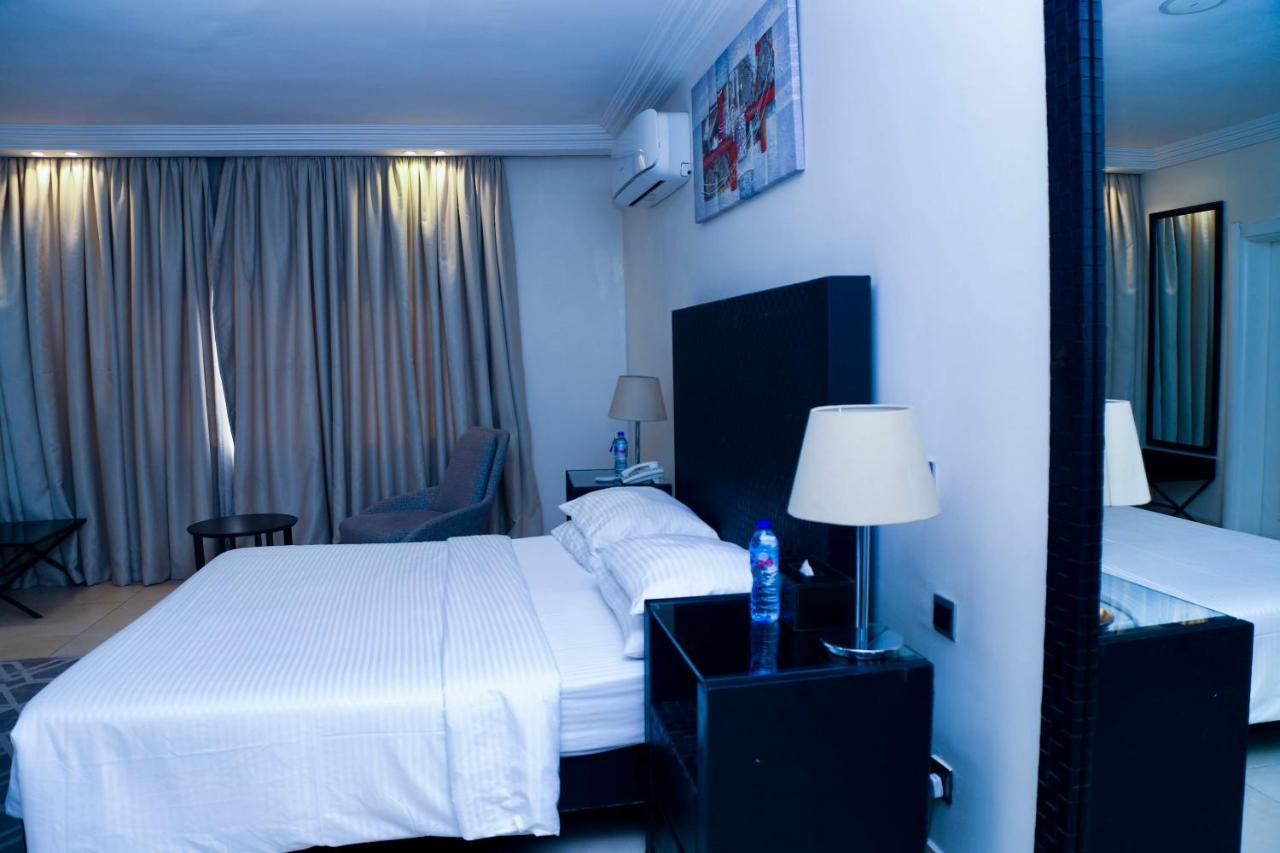 Summerset Continental Hotel Gana Mobushipe Dış mekan fotoğraf