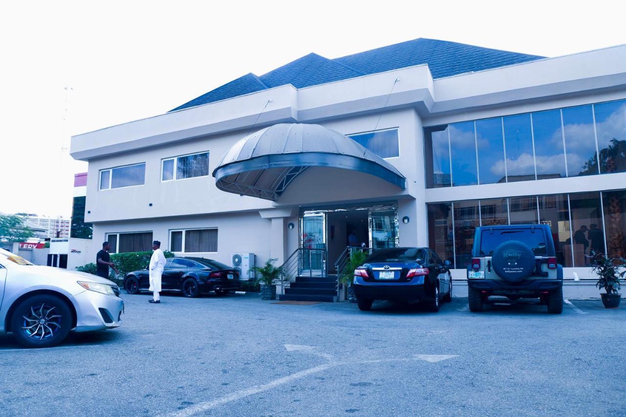 Summerset Continental Hotel Gana Mobushipe Dış mekan fotoğraf