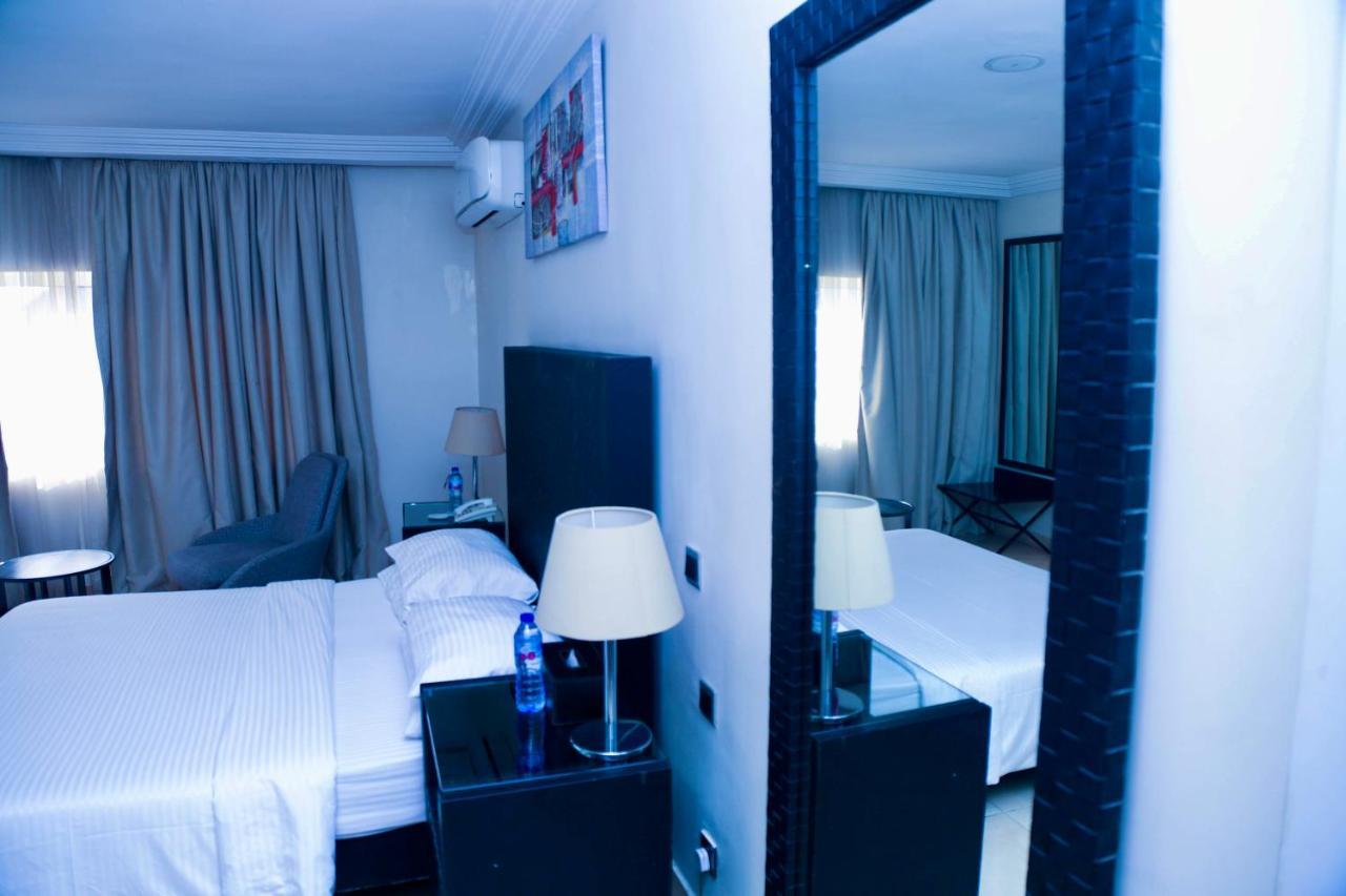 Summerset Continental Hotel Gana Mobushipe Dış mekan fotoğraf