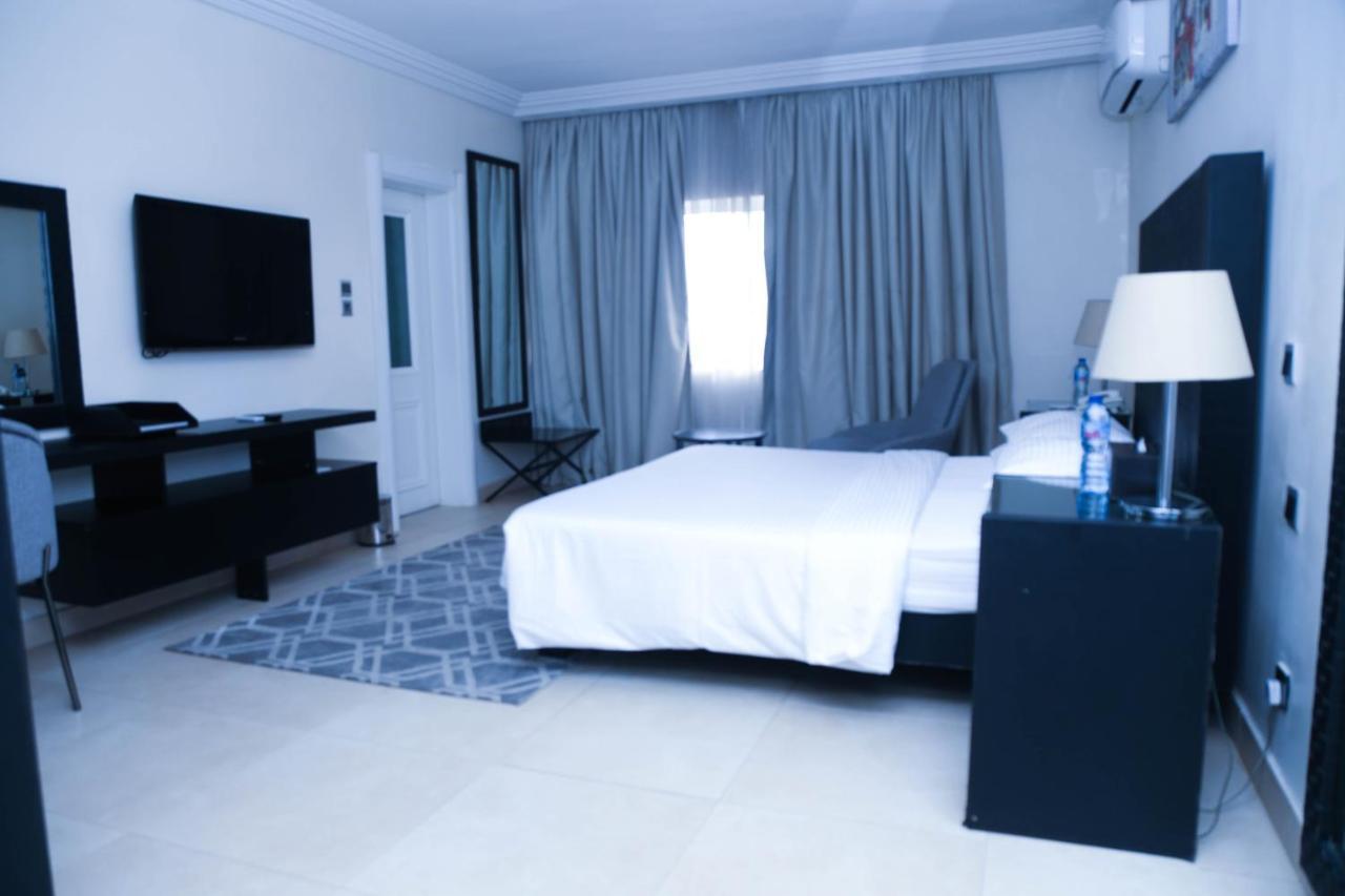 Summerset Continental Hotel Gana Mobushipe Dış mekan fotoğraf