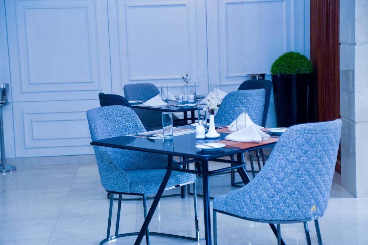 Summerset Continental Hotel Gana Mobushipe Dış mekan fotoğraf